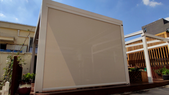 Motorized Garden Waterproof Roller Shades Zip Screen Protection For Swimming Pool