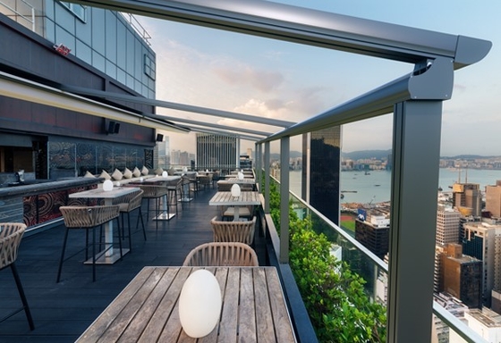 PVC Fabric Retractable Awning Side Screen Aluminium Customized Outdoor Sunshade Gazabo