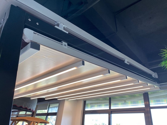 Waterproof Retractable Outdoor Awnings Retractable Roof System 110V / 230V