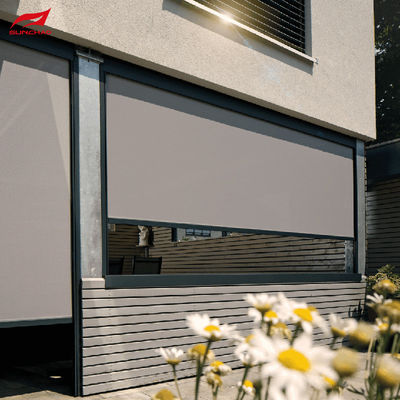 ค่าเปิดสูง Zip Track Blinds ในสีเทาเข้ม / ขาว / สีที่กําหนดเอง 5% 10% 30% 100% ขนาดสูงสุด 6 M ความกว้าง